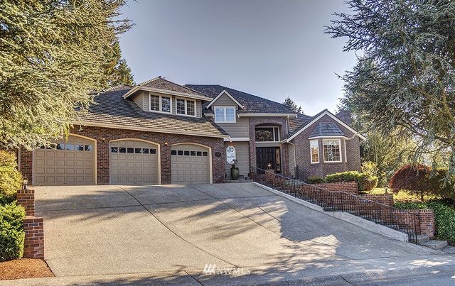$865,400 | 17207 Southeast 45th Street, Bellevue, WA 98006