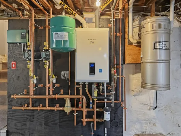 $599,900 | 42 Great Woods Road, Lynn, MA 01904