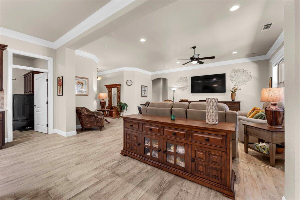 5697 Constitution Way Redding, CA 96003 - Photo 14 of 87 Transom windows, recessed lighting