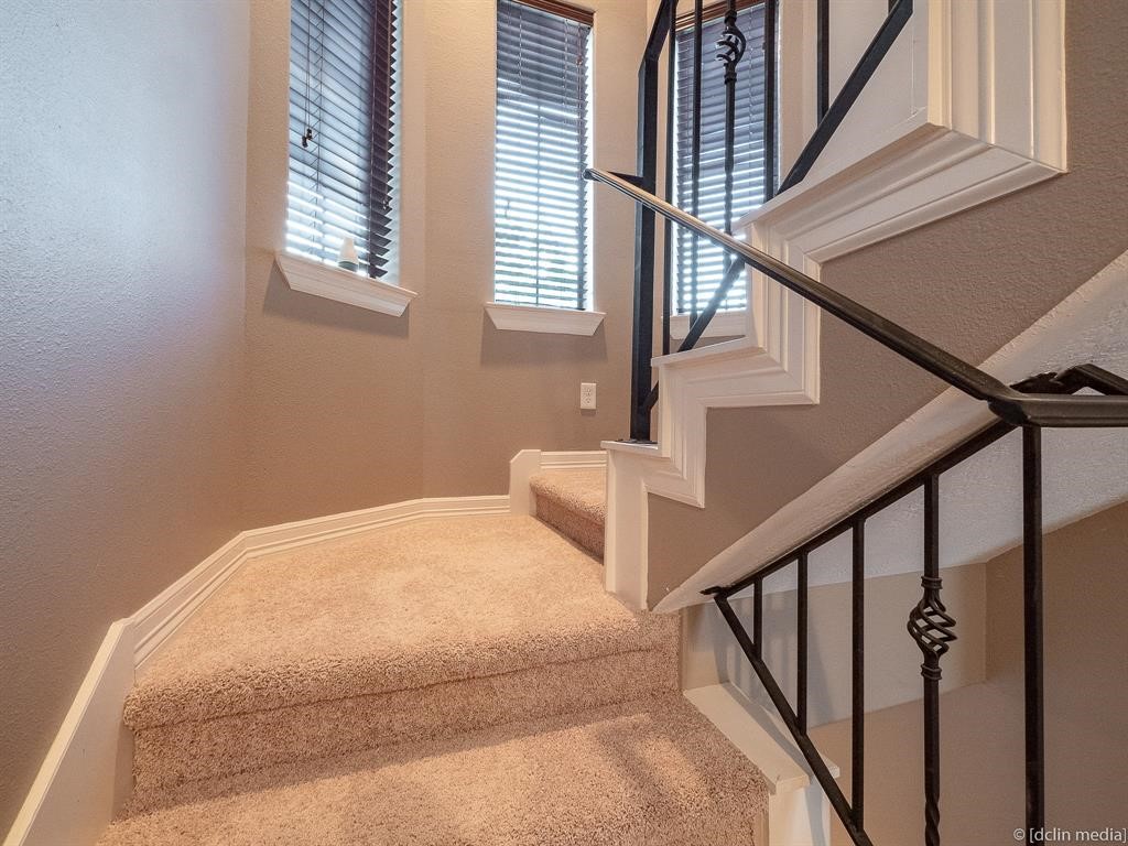 4118 Bonner View Lane Houston, TX 77007 - Photo 15 of 39 a bedroom with wooden floor and window