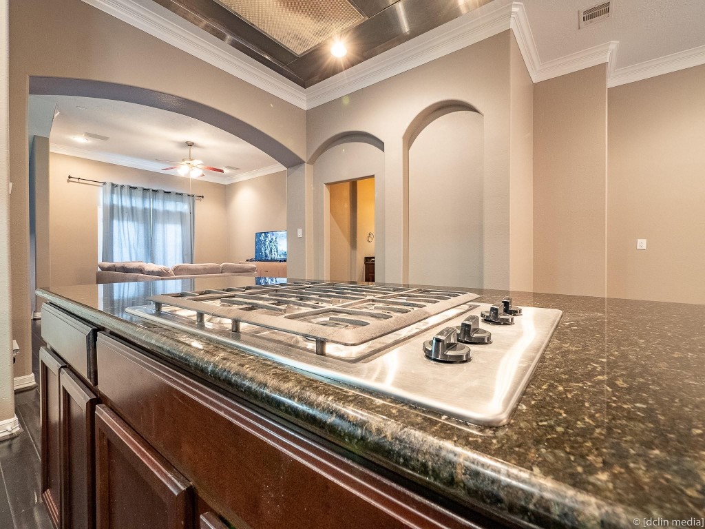 4118 Bonner View Lane Houston, TX 77007 - Photo 9 of 39 a view of kitchen island with a stove