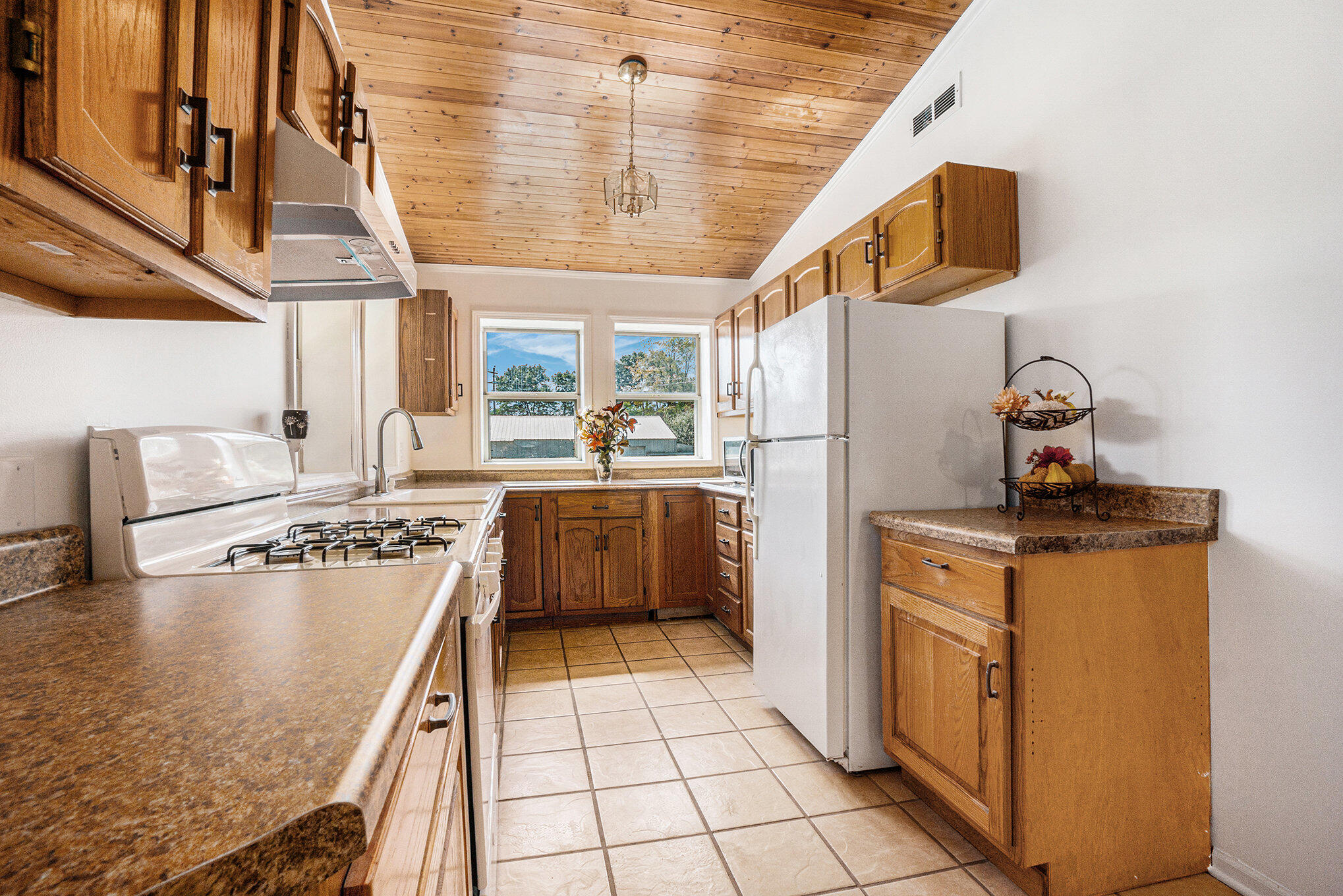10888 Highway 60 Three Rivers, MI 49093 - Photo 9 of 19 Kitchen