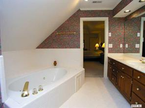 4627 Nora's Path Road Charlotte, NC 28226 - Photo 12 of 16 Gallery Image 12
