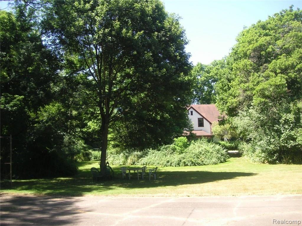 4805 Charing Cross Road Bloomfield Hills, MI 48304 - Photo 18 of 33 Gallery Image 18