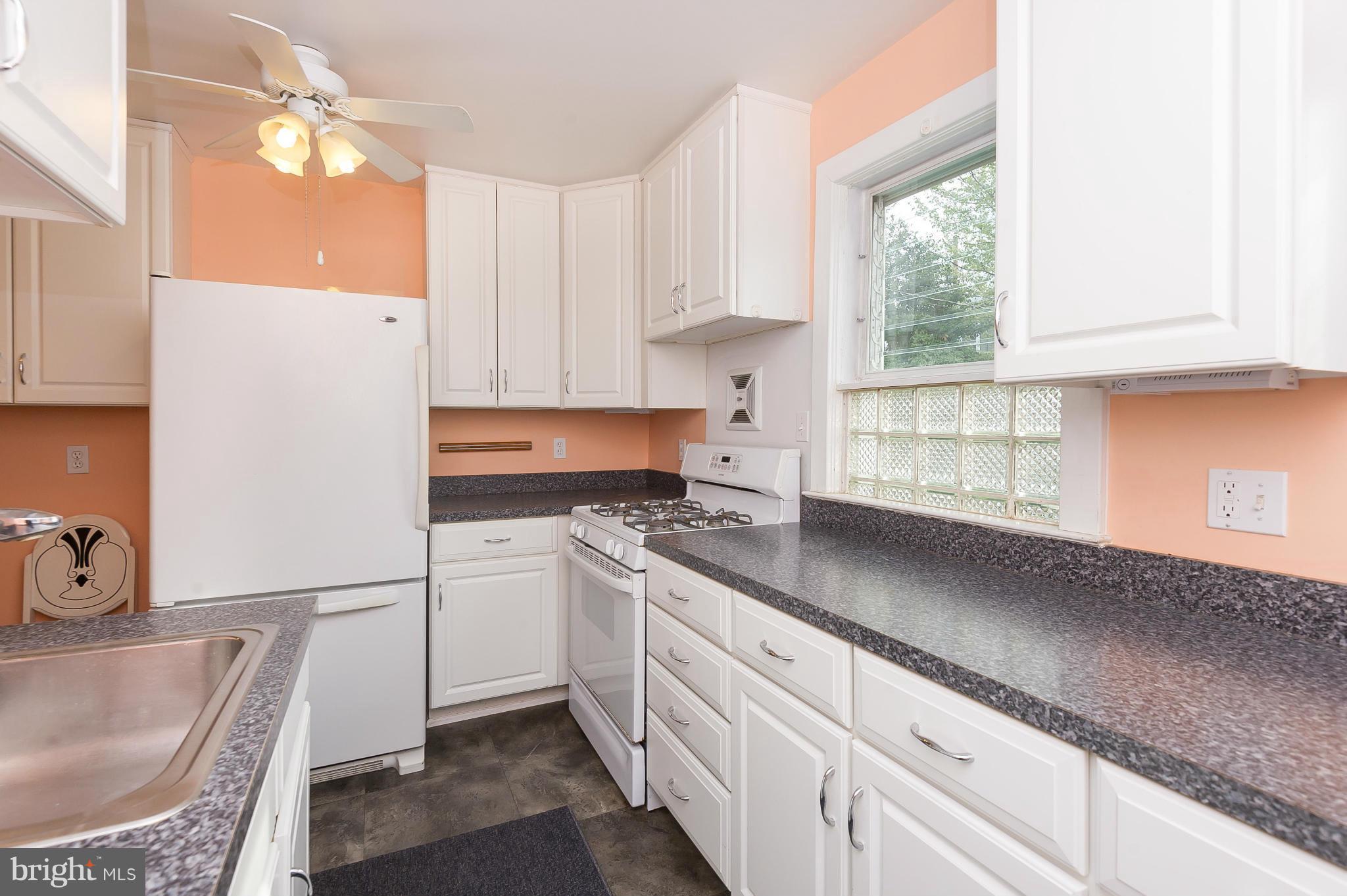 3633 Roland Avenue Baltimore, MD 21211 - Photo 16 of 30 Kitchen