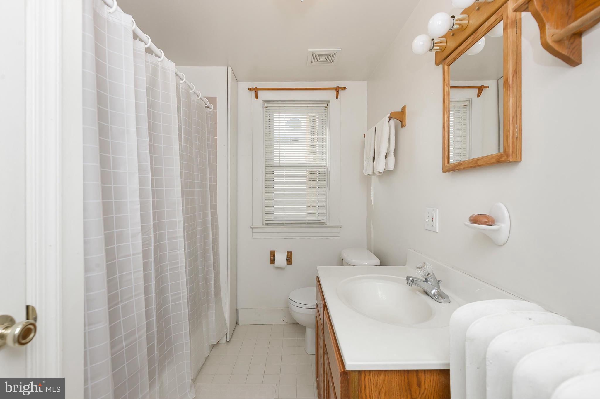 3633 Roland Avenue Baltimore, MD 21211 - Photo 21 of 30 Bath (Master)