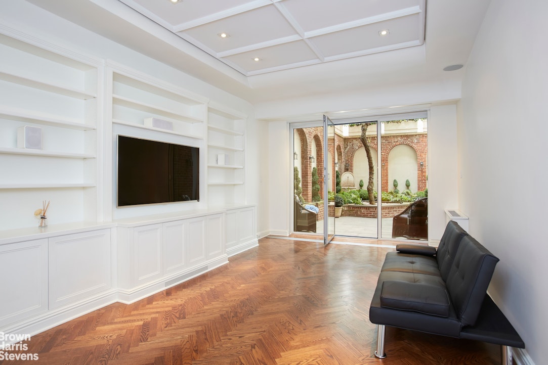 15 East 82nd Street, Unit TRIPLEX Manhattan, NY 10028 - Photo 23 of 31