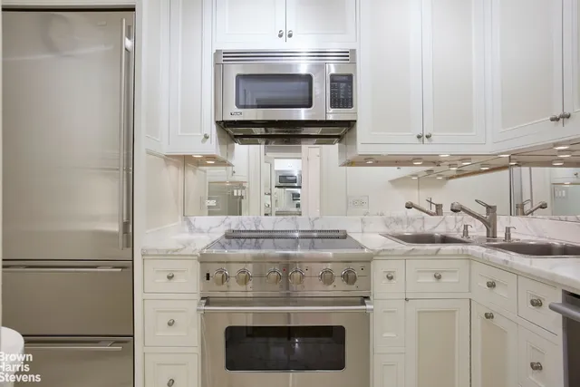 $9,300,000 | 15 East 82nd Street, Unit TRIPLEX | Upper East Side