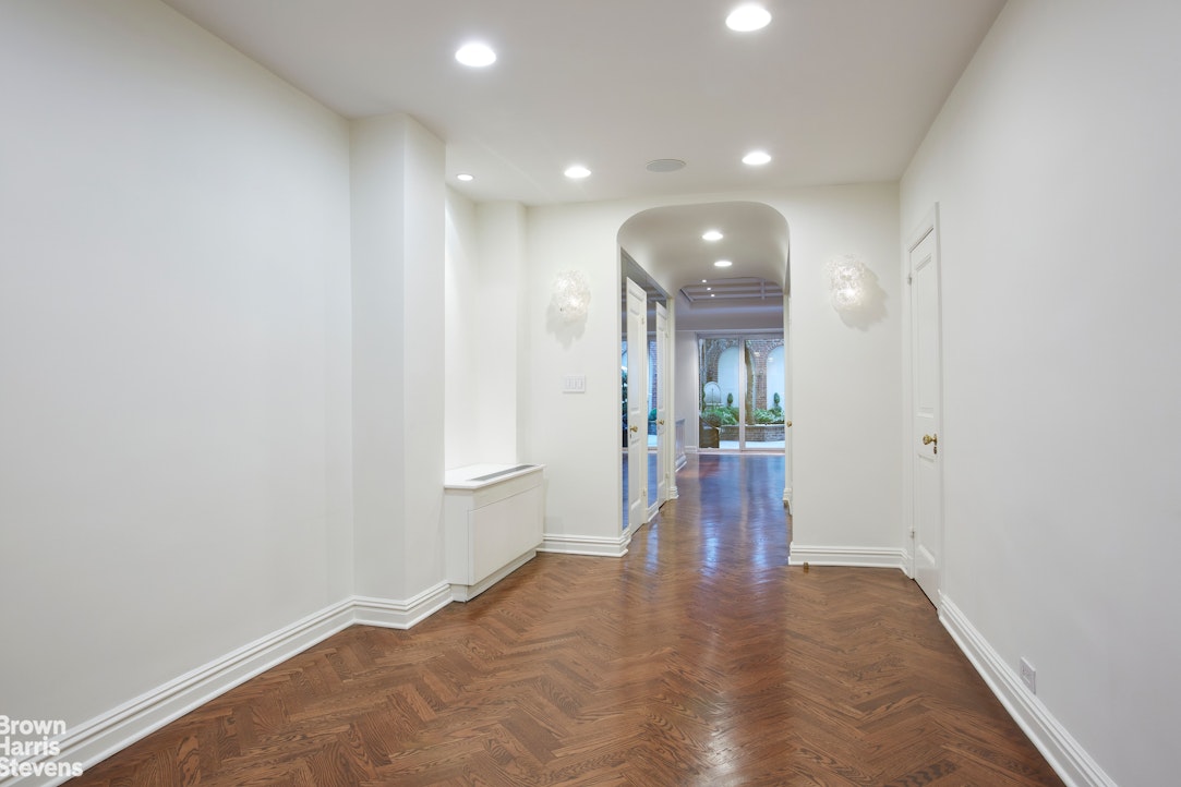 15 East 82nd Street, Unit TRIPLEX Manhattan, NY 10028 - Photo 25 of 31