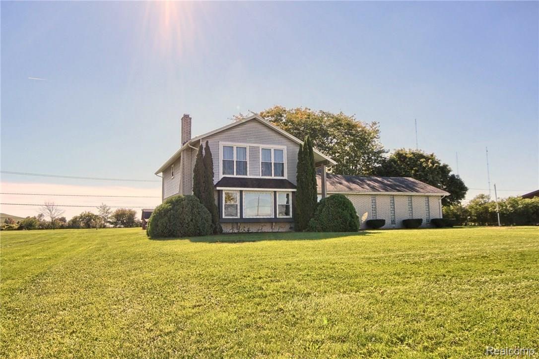 7566 Labo Road South Rockwood, MI 48179 - Photo 3 of 39 Front_3rd_View.jpg