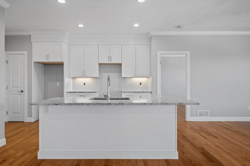 162 Rolling Rdg Drive, Unit 103 Northbridge, MA 01588 - Photo 8 of 25