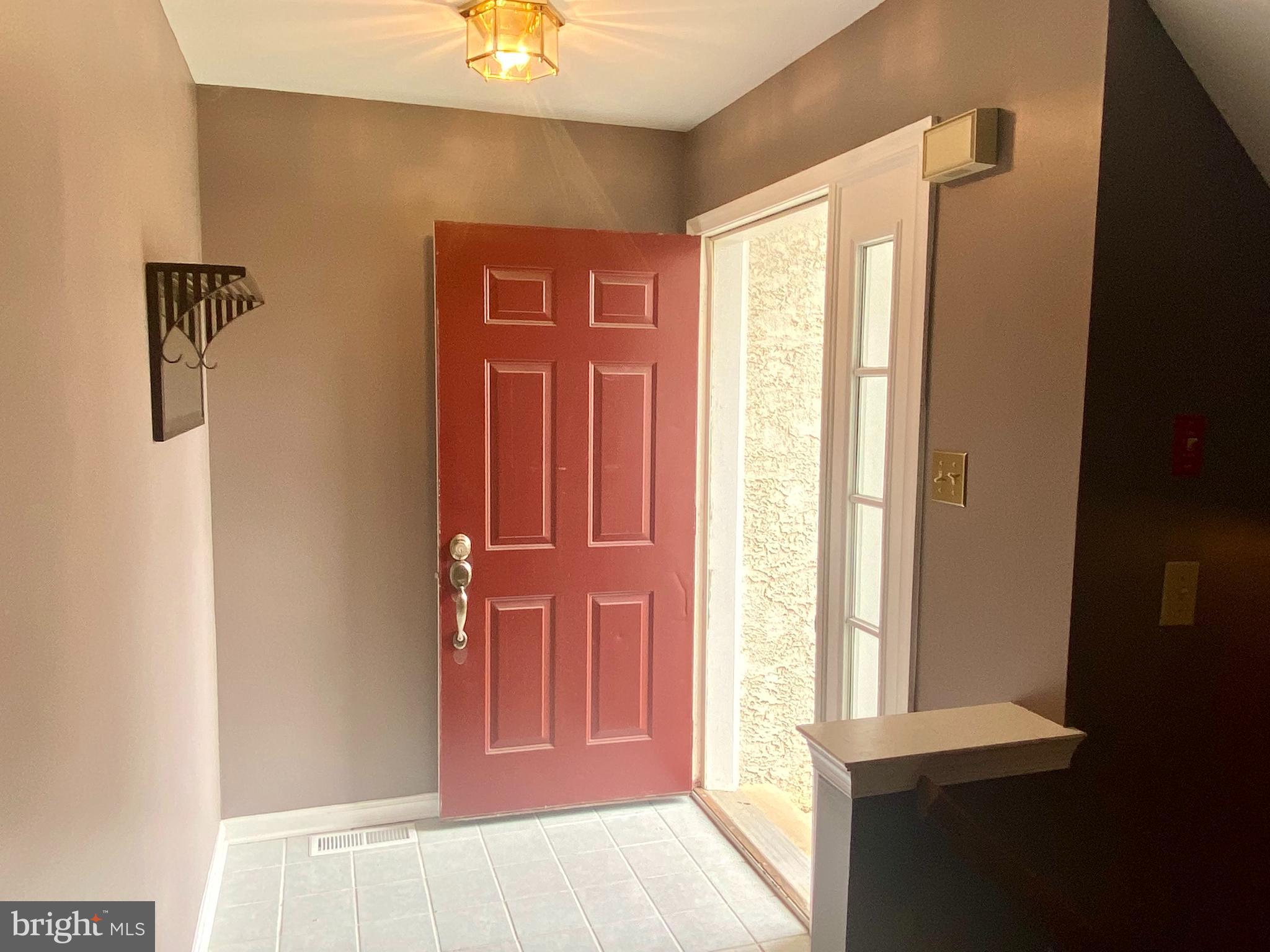 547 Pewter Drive Exton, PA 19341 - Photo 5 of 25 Foyer