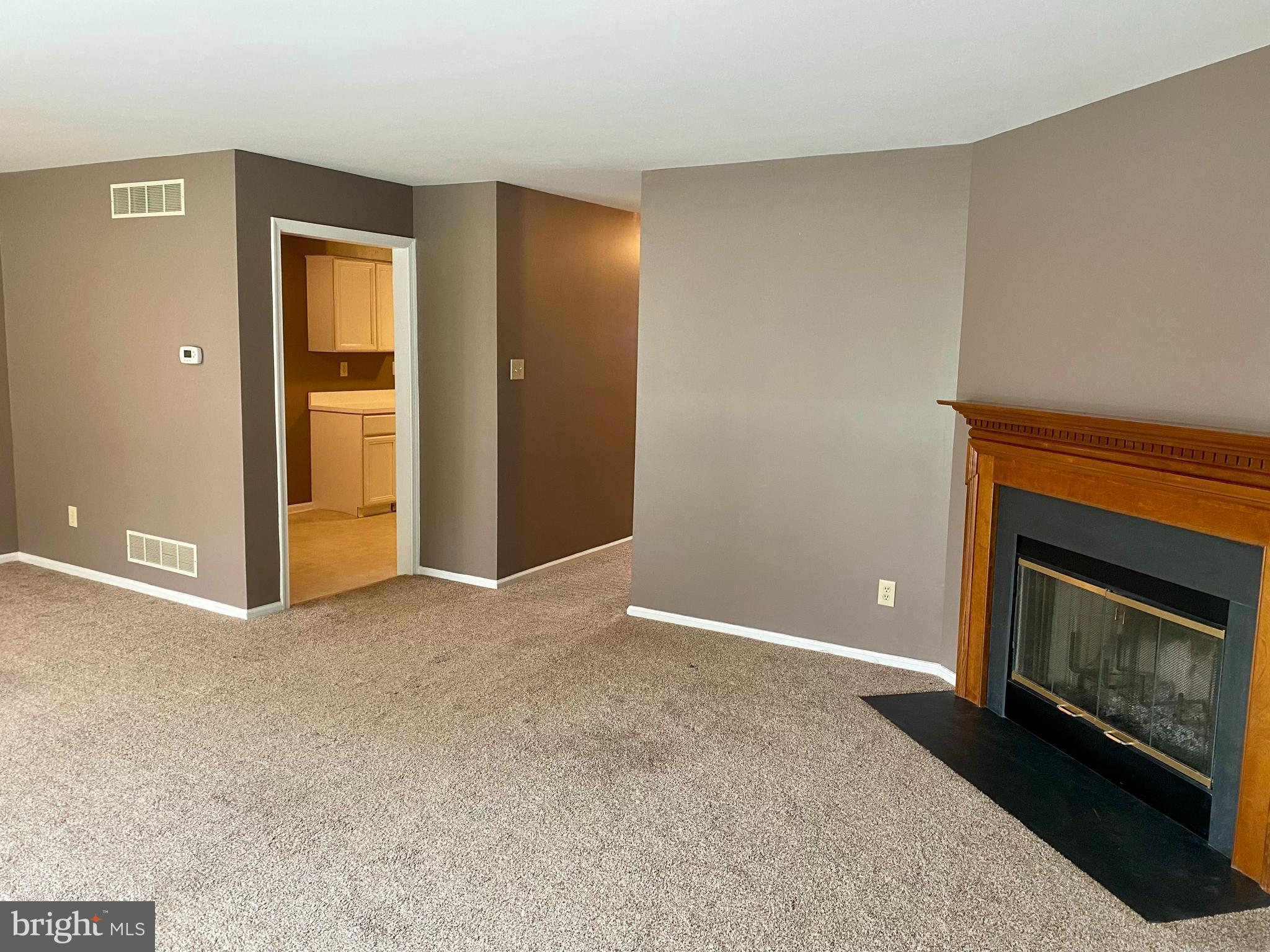 547 Pewter Drive Exton, PA 19341 - Photo 7 of 25 Livning Room