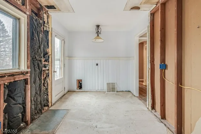 $300,000 | 105 Lake Avenue, Newton, NJ 07860