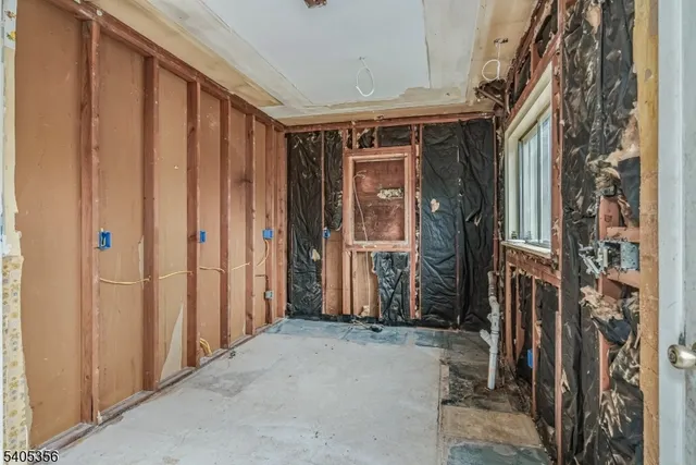 $300,000 | 105 Lake Avenue, Newton, NJ 07860