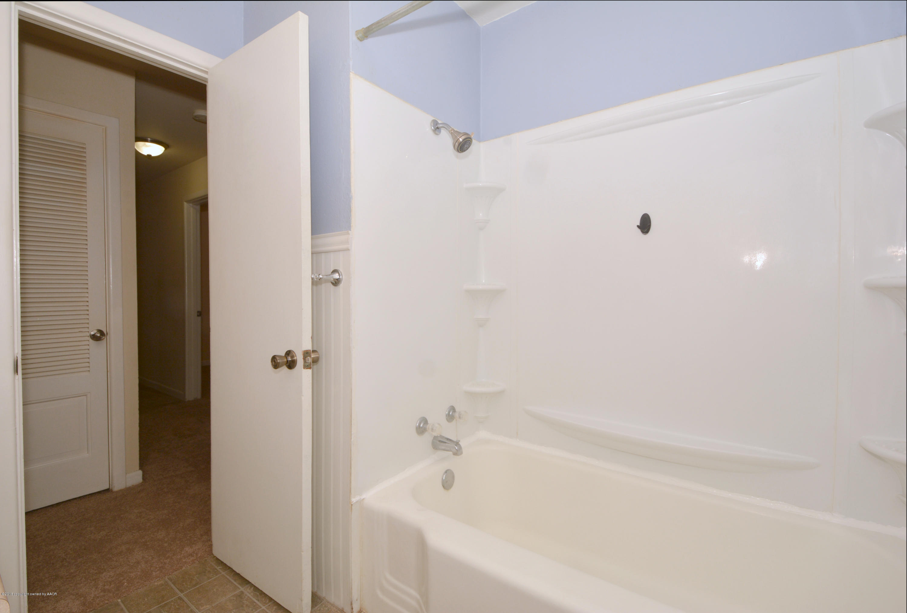 4314 South Fannin Street Amarillo, TX 79110 - Photo 15 of 21 12 Bathroom