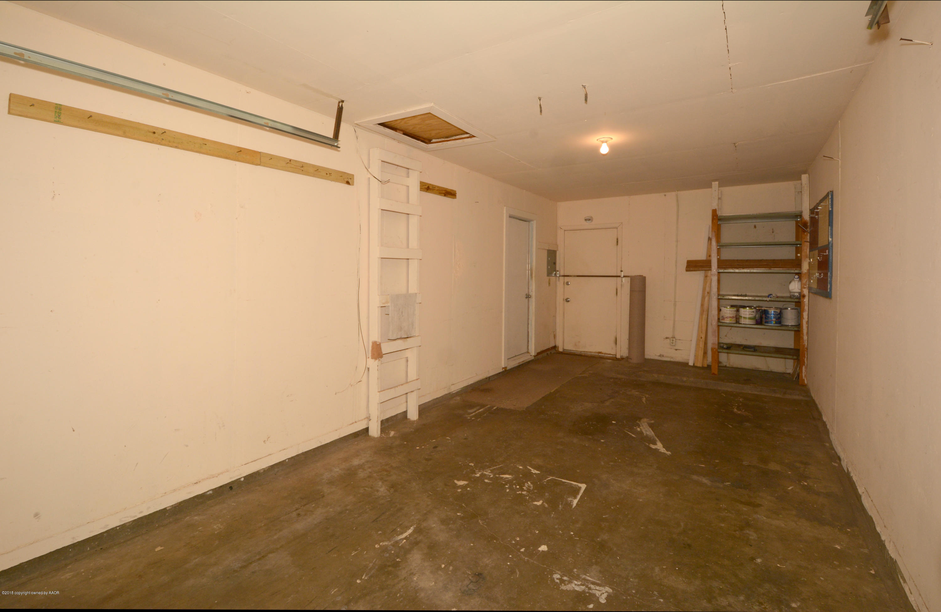 4314 South Fannin Street Amarillo, TX 79110 - Photo 17 of 21 14 Garage