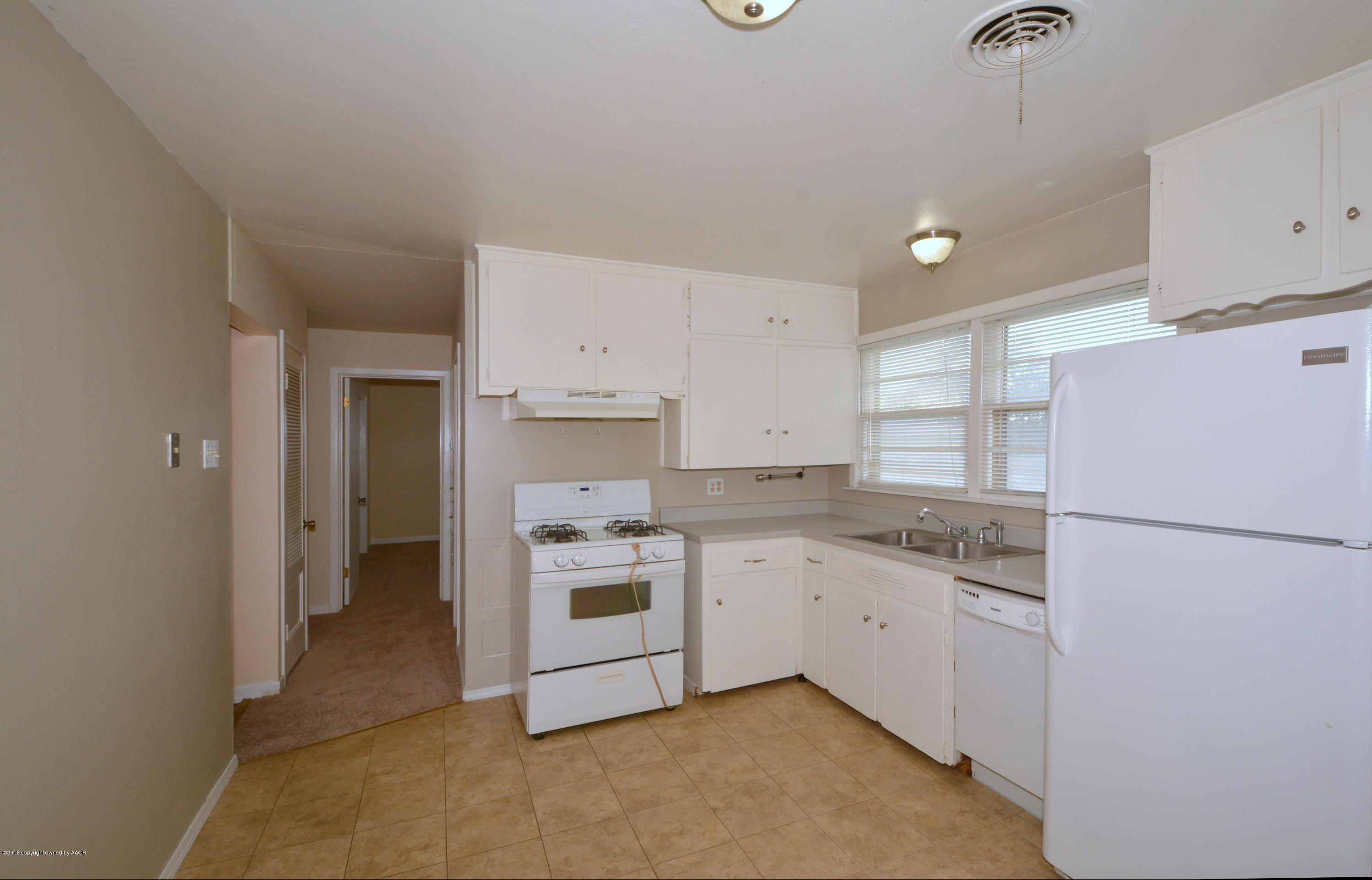 4314 South Fannin Street Amarillo, TX 79110 - Photo 5 of 21 5 Kitchen