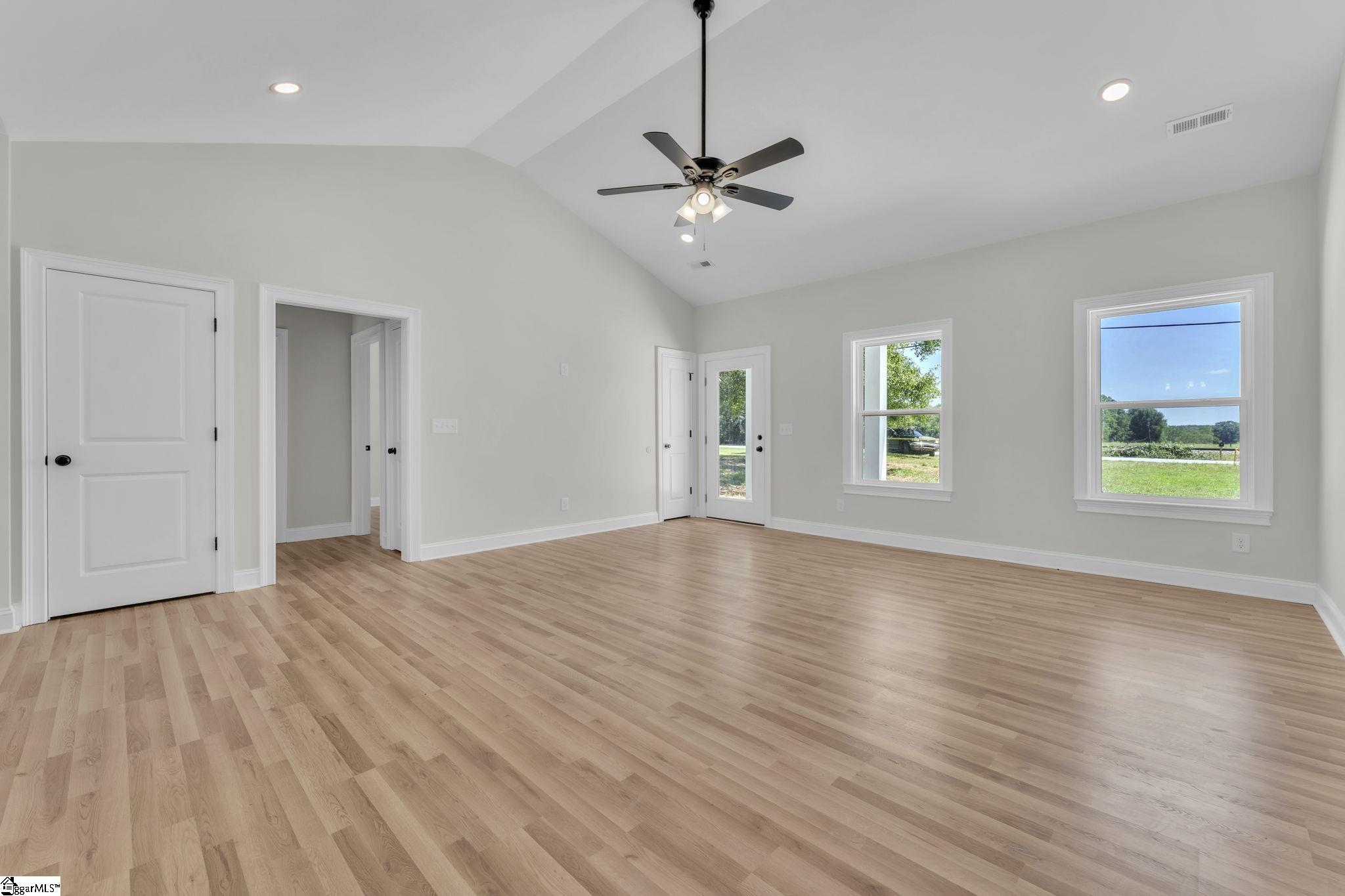 5126 North Old Laurens Road Gray Court, SC 29645 - Photo 18 of 32