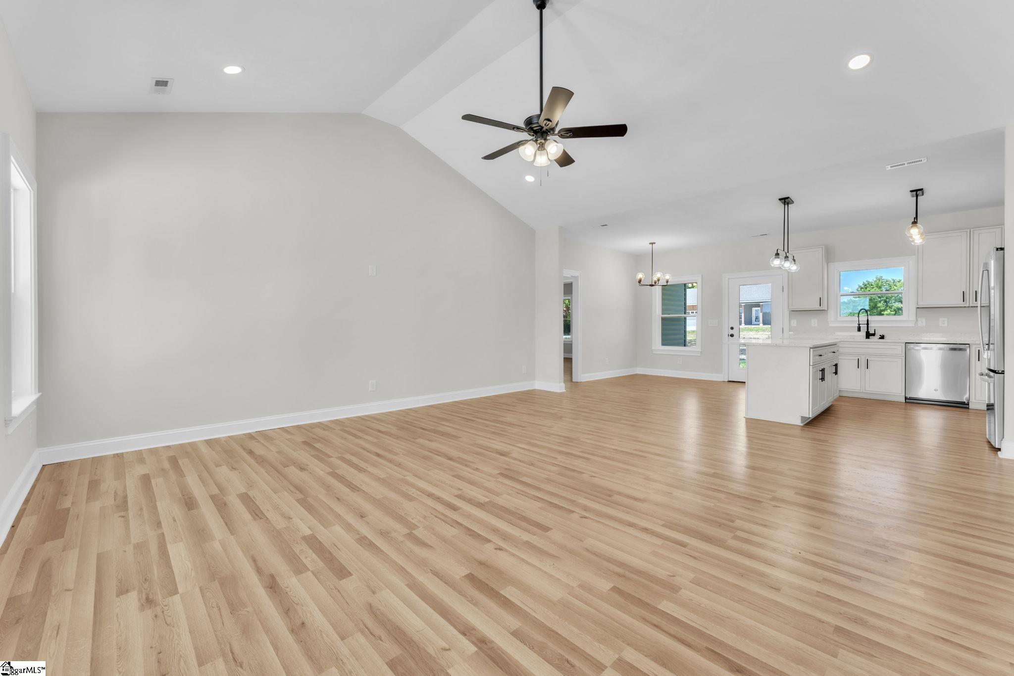 5126 North Old Laurens Road Gray Court, SC 29645 - Photo 22 of 32