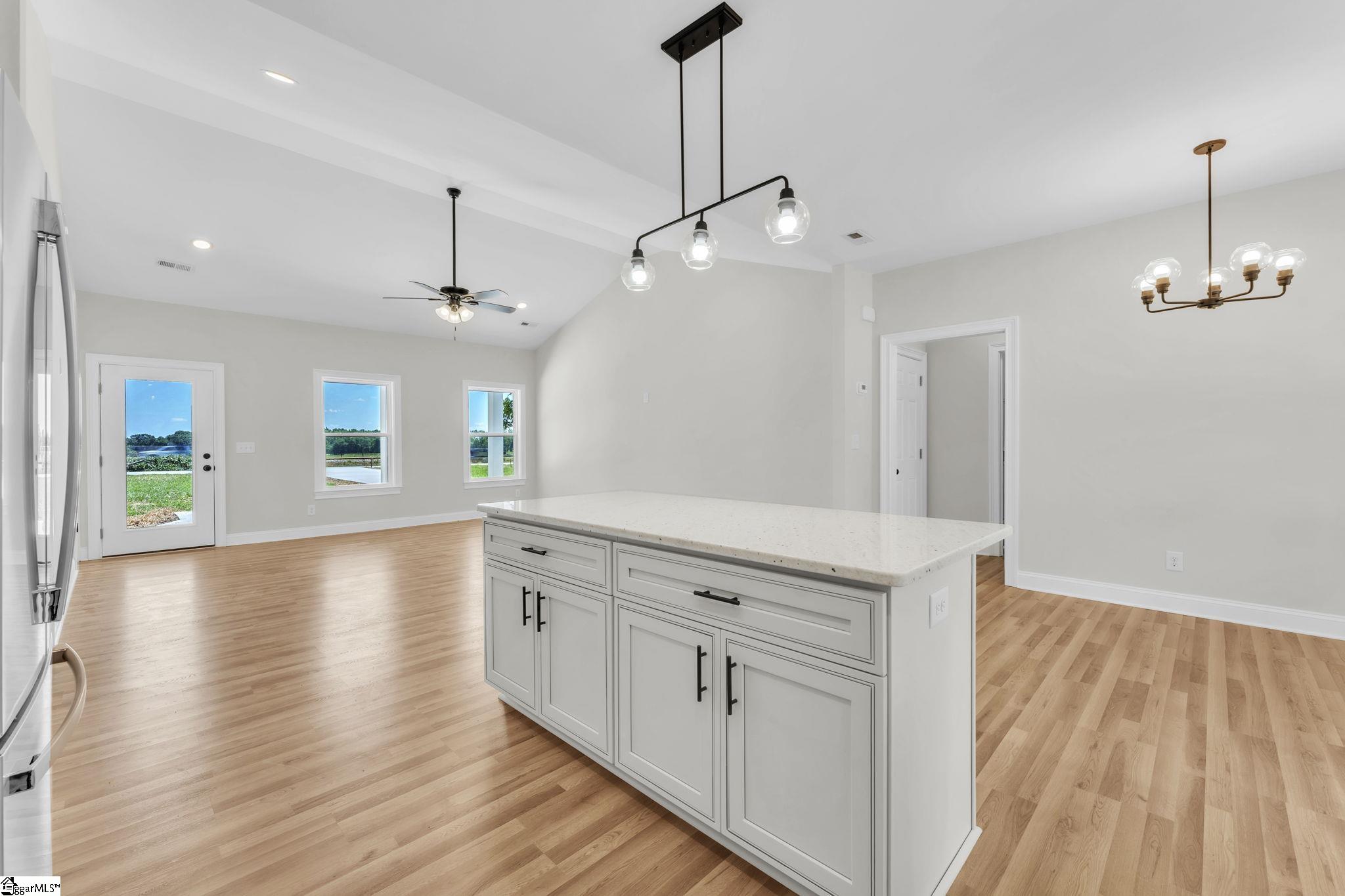 5126 North Old Laurens Road Gray Court, SC 29645 - Photo 8 of 32