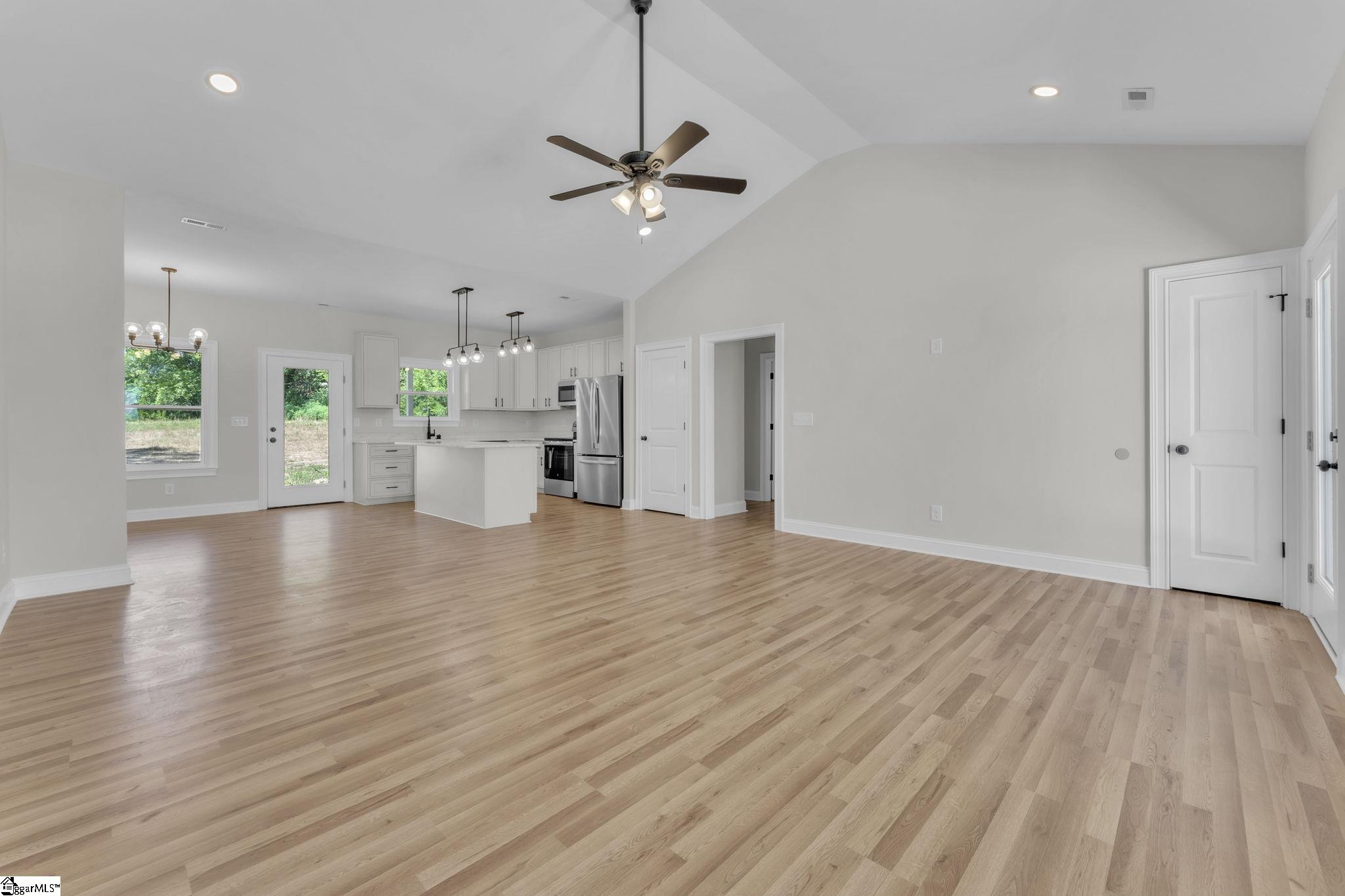 5126 North Old Laurens Road Gray Court, SC 29645 - Photo 9 of 32