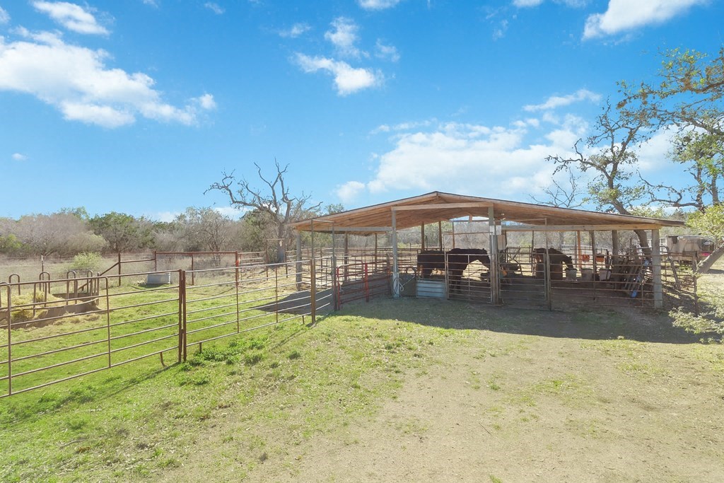 165 Mari-b Center Point Center Point, TX 78010 - Photo 37 of 41