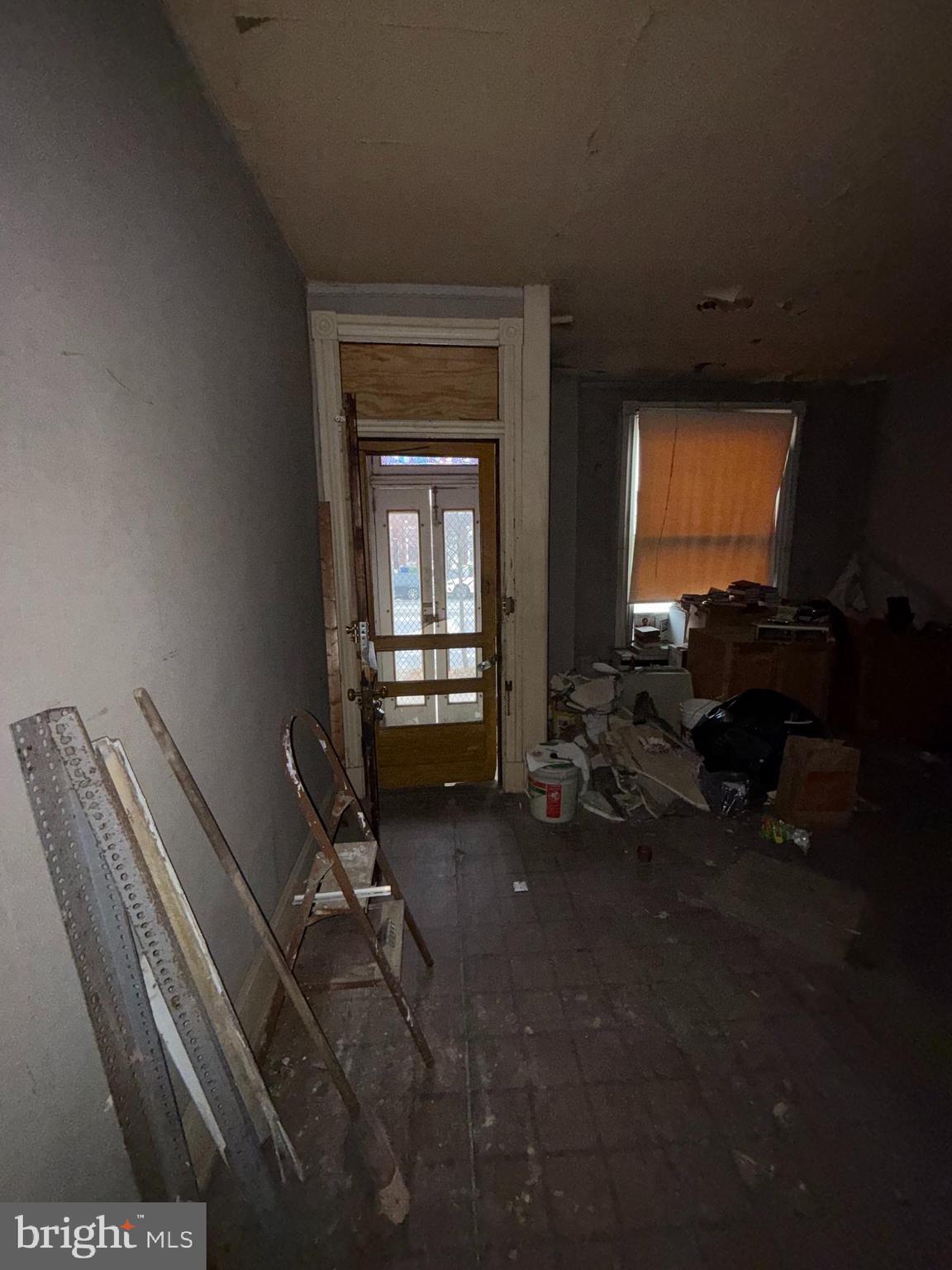 2422 Federal Street Baltimore, MD 21213 - Photo 11 of 19 a room with musical instruments