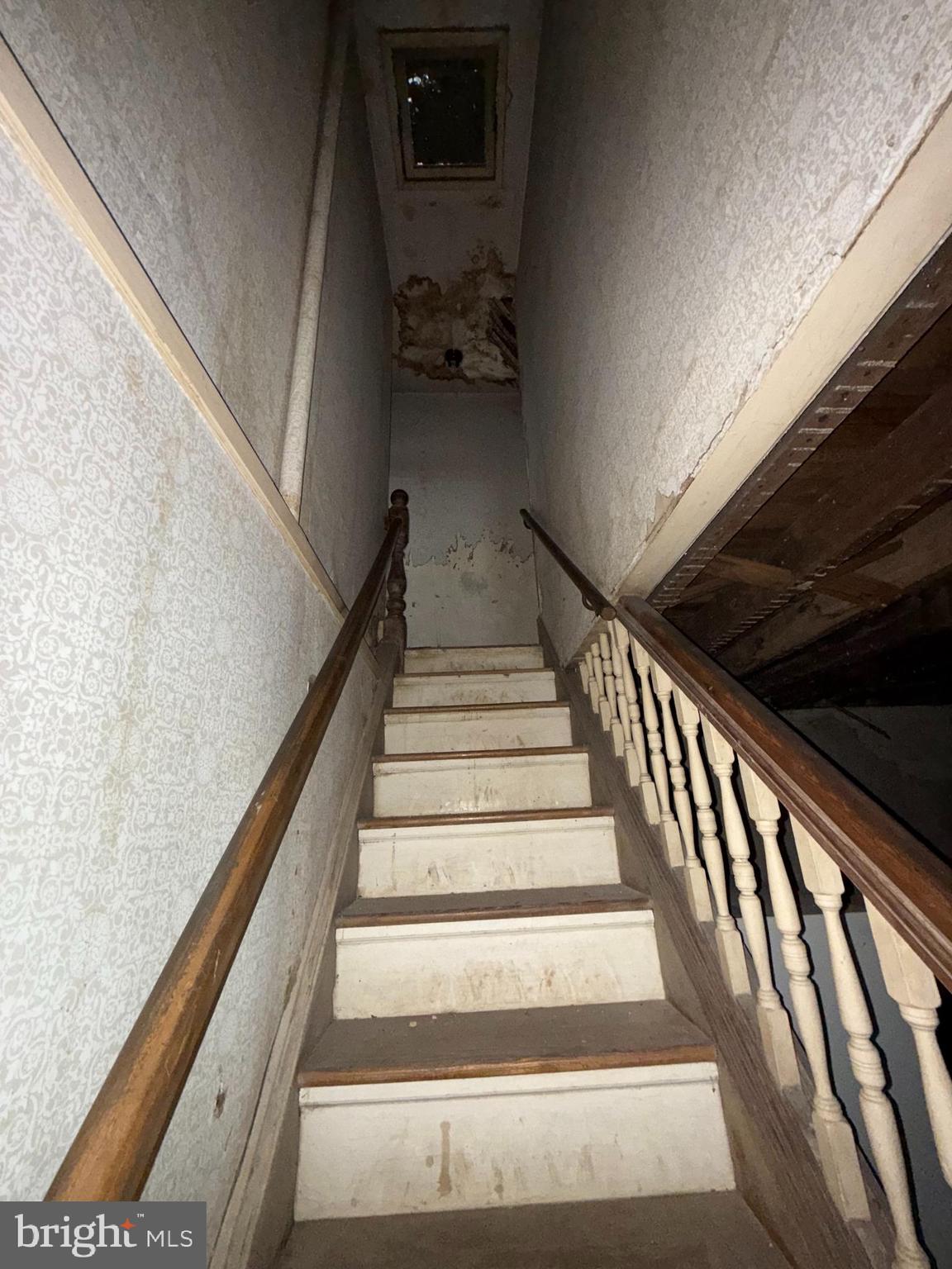 2422 Federal Street Baltimore, MD 21213 - Photo 7 of 19 a view of entryway