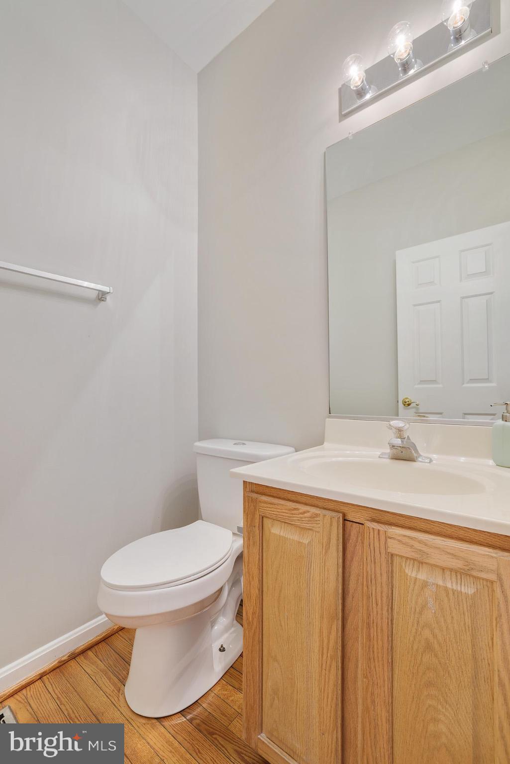 703 Davol Road Stevensville, MD 21666 - Photo 18 of 34 Powder Room