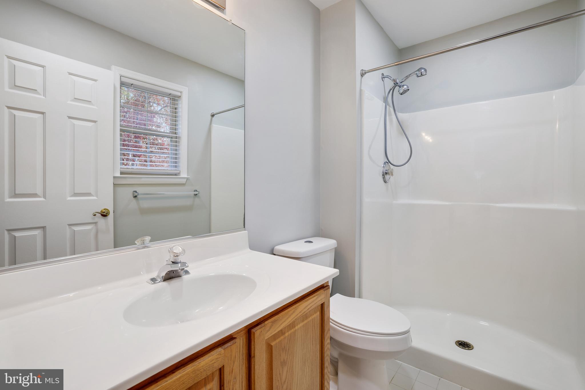 703 Davol Road Stevensville, MD 21666 - Photo 22 of 34 Primary Bathroom