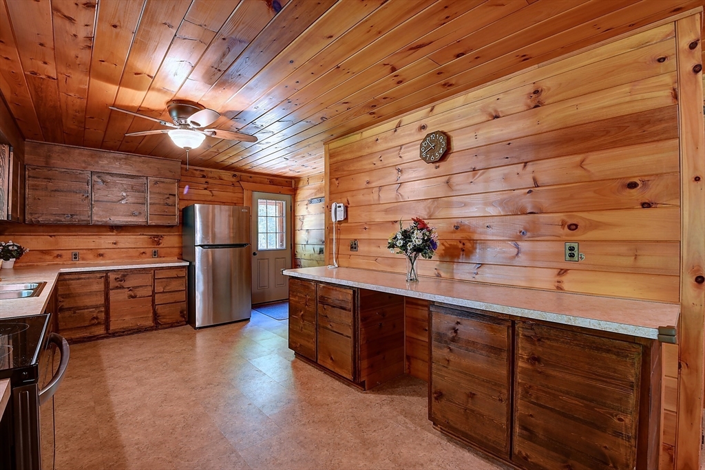 26 Gay Road Brookfield, MA 01506 - Photo 4 of 19