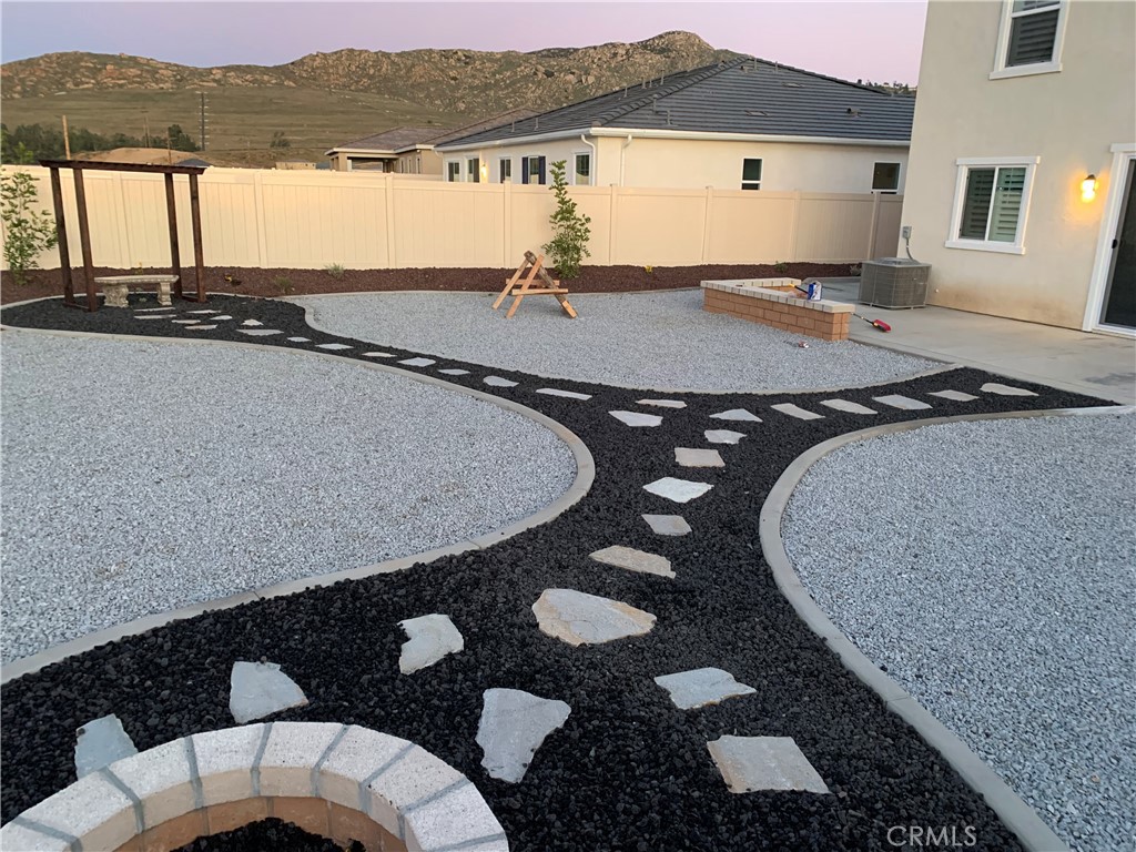 21084 Telegraph Road Riverside, CA 92507 - Photo 23 of 27 Spacious Rear Yard and walk way.