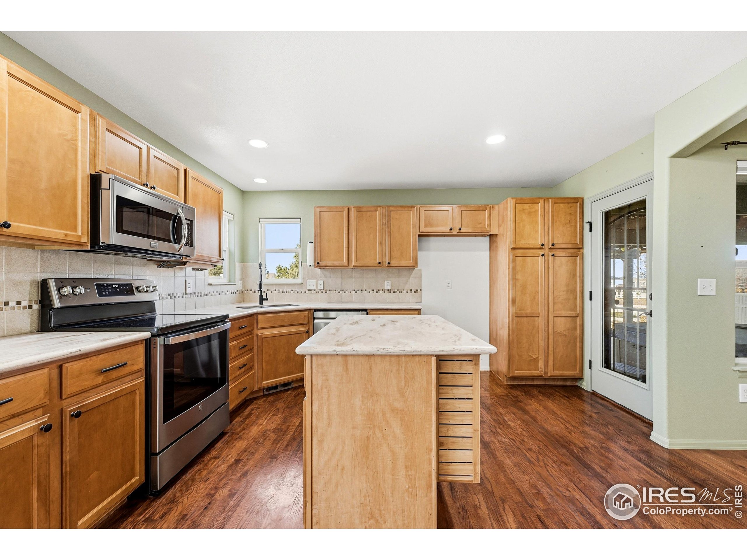 5251 Rustic Avenue Firestone, CO 80504 - Photo 8 of 36