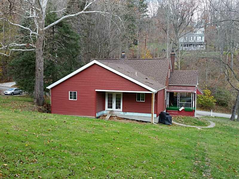 349 Eicher Road Pittsburgh, PA 15237 - Photo 2 of 12 Exterior Back.