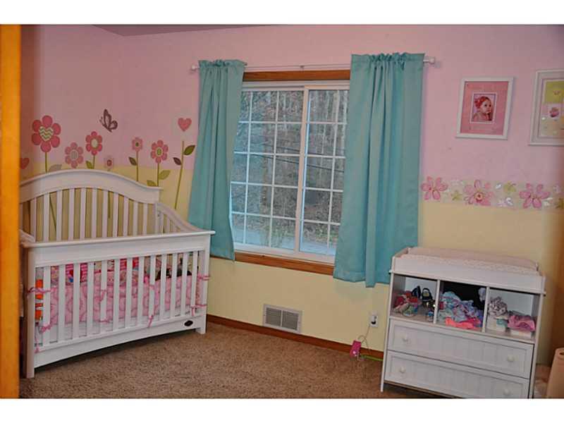 349 Eicher Road Pittsburgh, PA 15237 - Photo 11 of 12 Bedroom.
