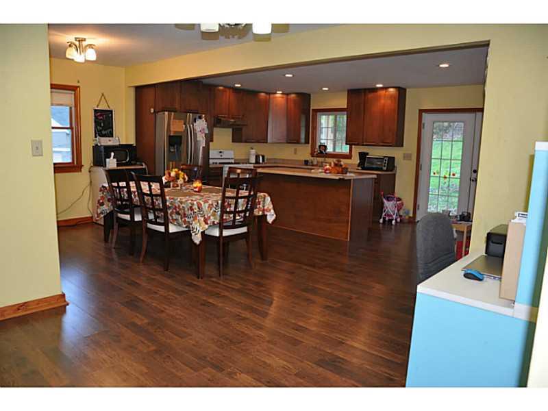 349 Eicher Road Pittsburgh, PA 15237 - Photo 6 of 12 Kitchen.
