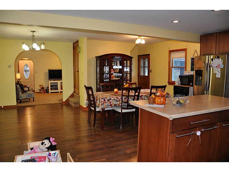 349 Eicher Road Pittsburgh, PA 15237 - Photo 7 of 12 Kitchen.