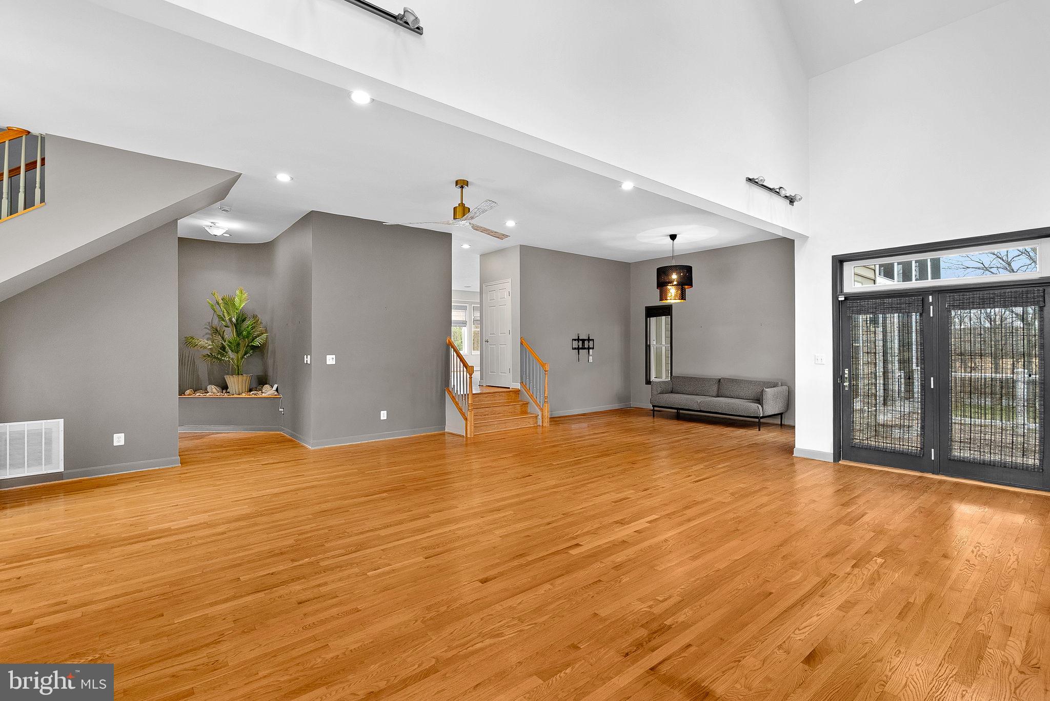 19451 Youngs Cliff Road Sterling, VA 20165 - Photo 15 of 128