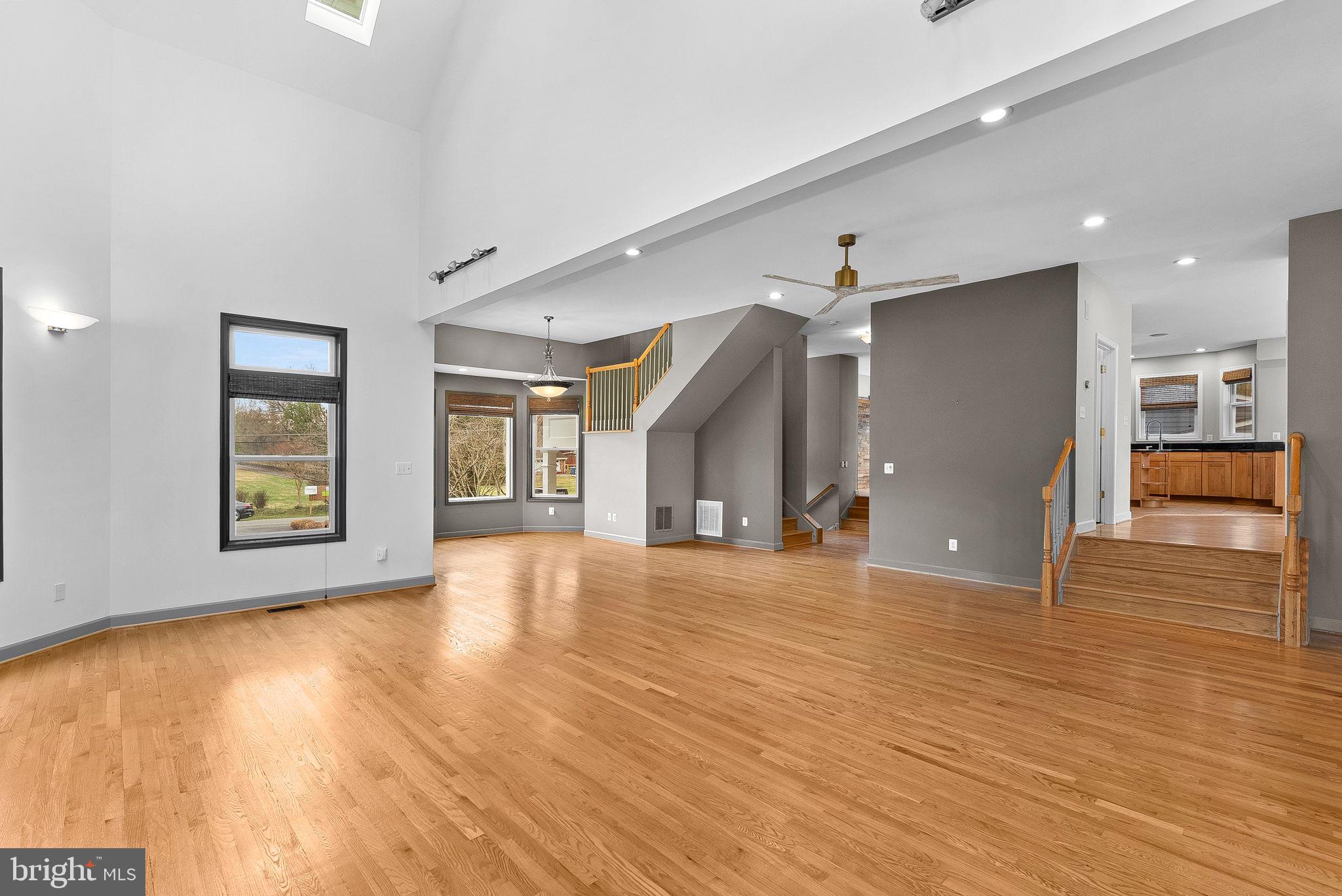 19451 Youngs Cliff Road Sterling, VA 20165 - Photo 16 of 128