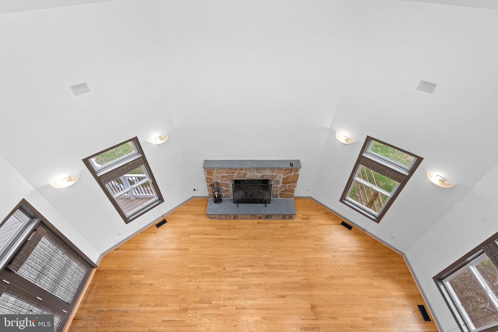 19451 Youngs Cliff Road Sterling, VA 20165 - Photo 19 of 128