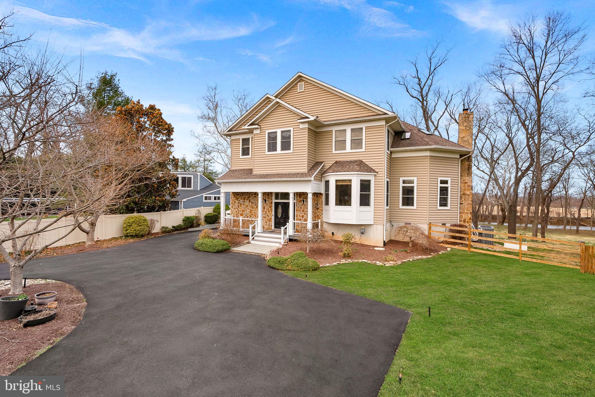 19451 Youngs Cliff Road Sterling, VA 20165 - Photo 3 of 128