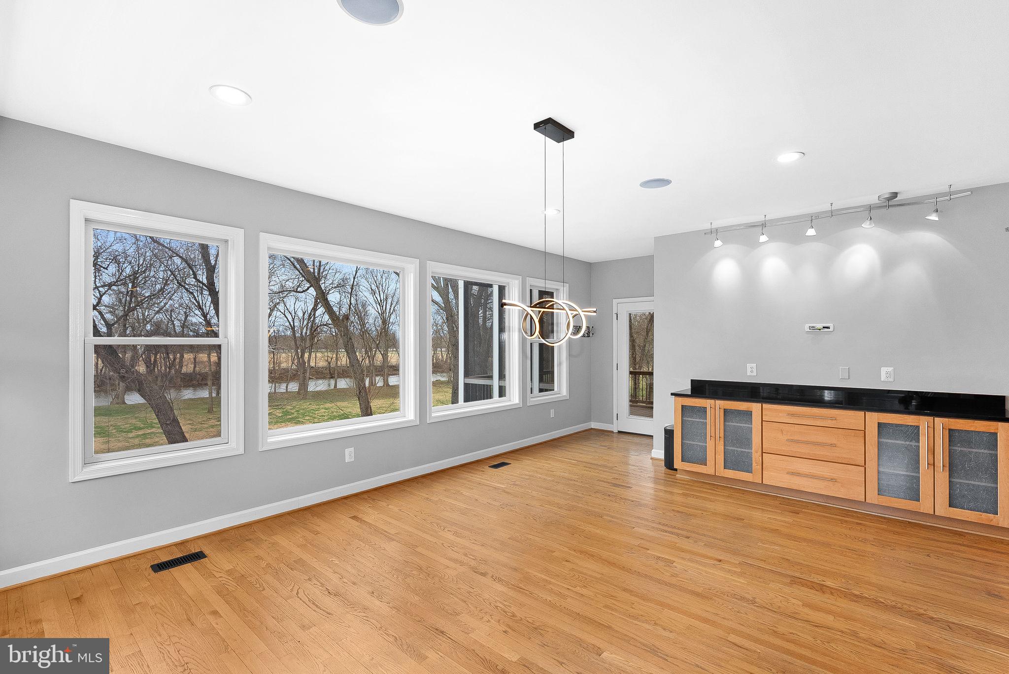 19451 Youngs Cliff Road Sterling, VA 20165 - Photo 38 of 128