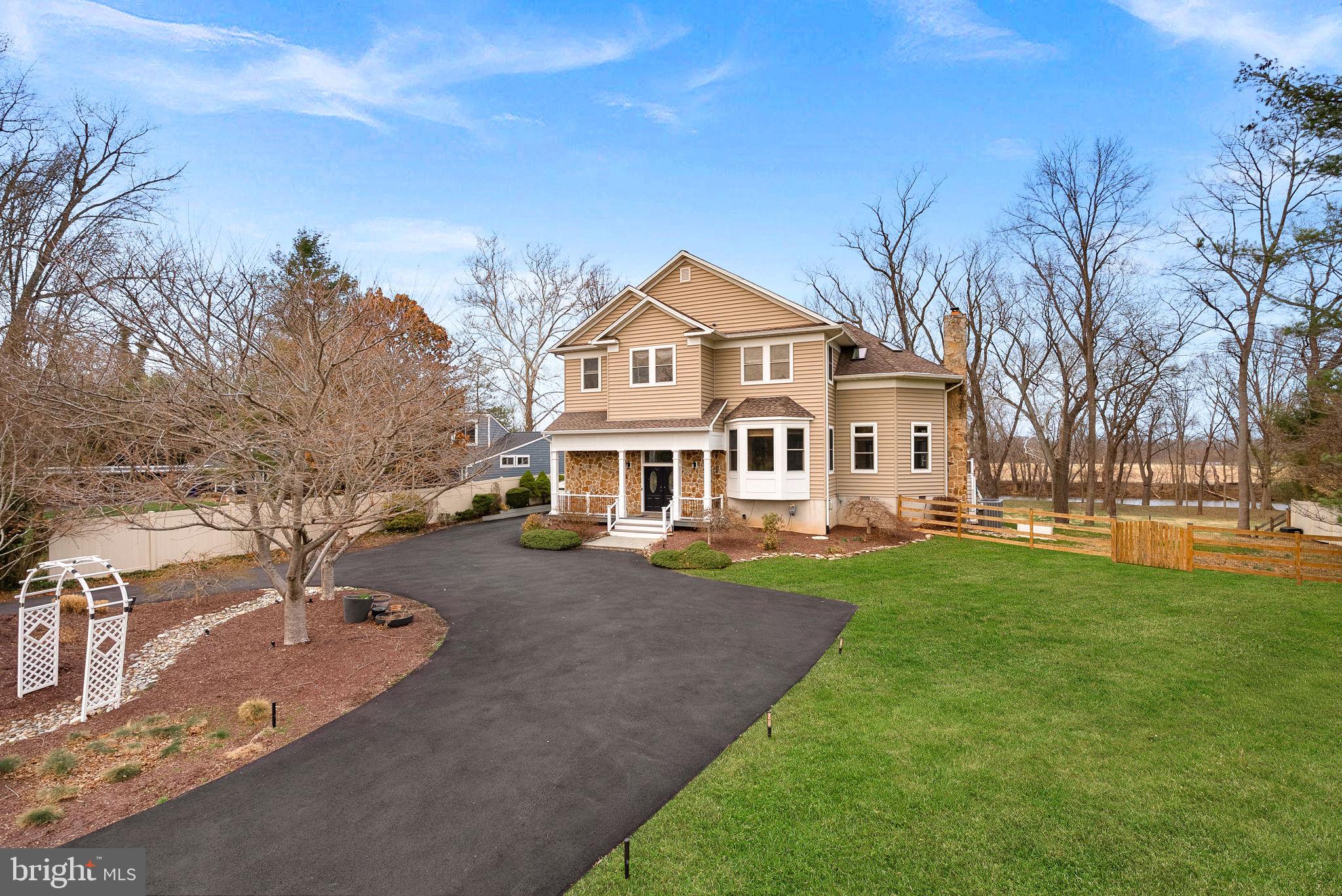 19451 Youngs Cliff Road Sterling, VA 20165 - Photo 4 of 128