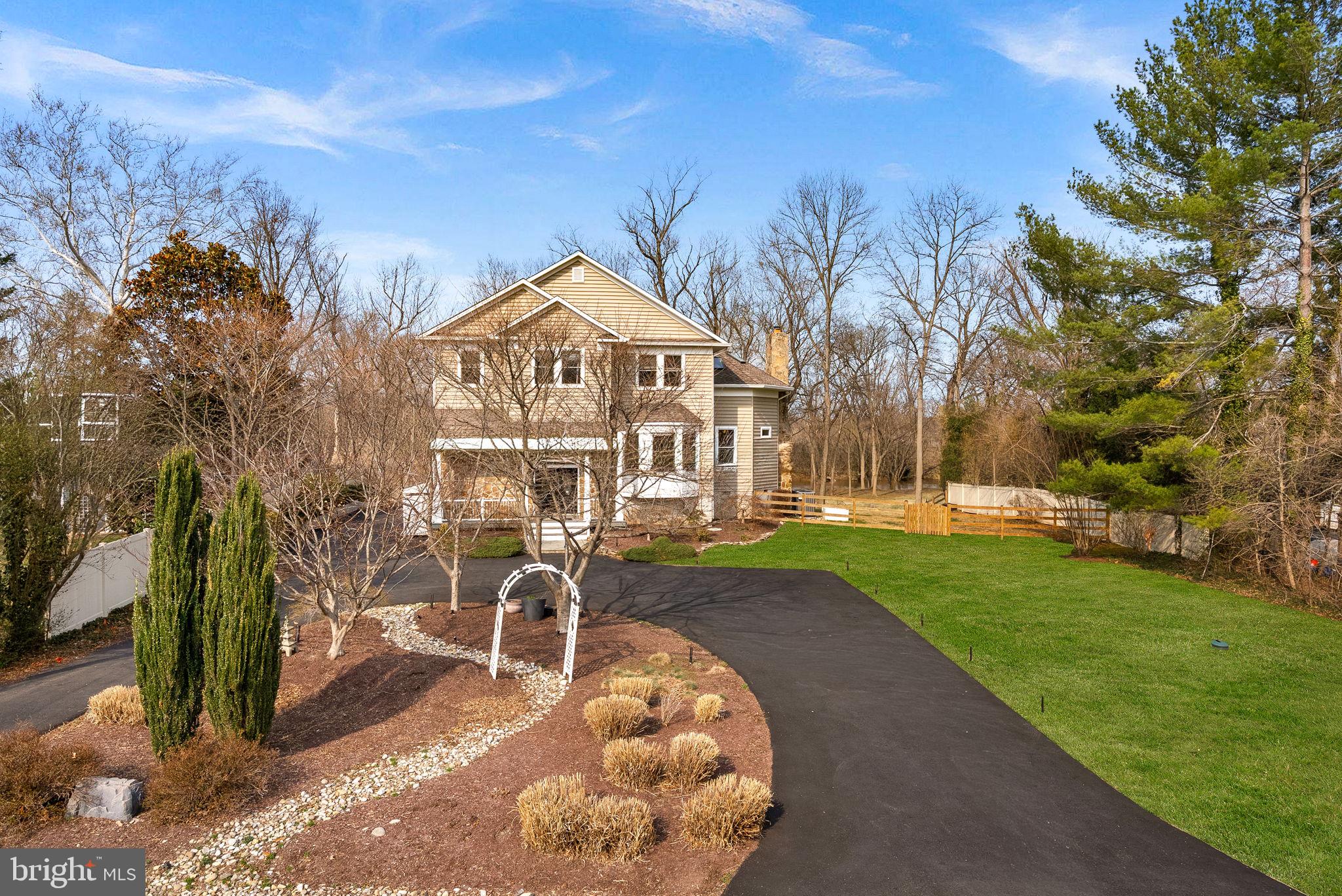 19451 Youngs Cliff Road Sterling, VA 20165 - Photo 7 of 128