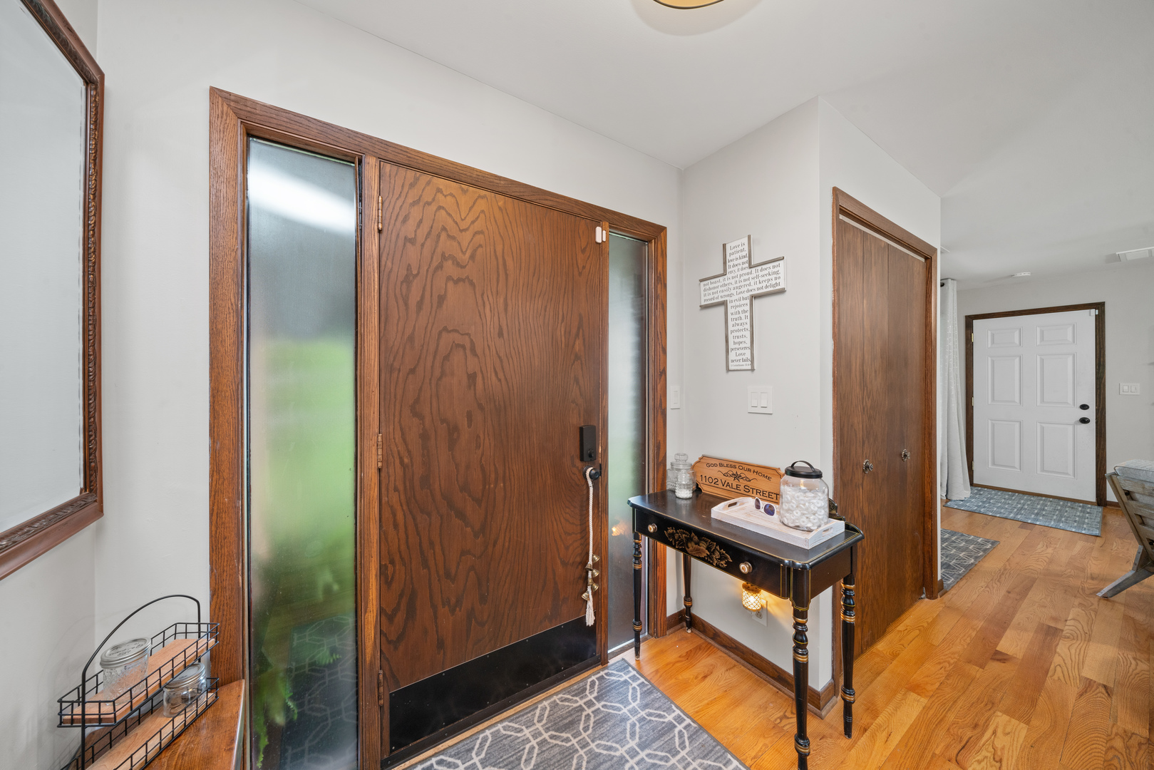 1102 Vale Street Sandwich, IL 60548 - Photo 4 of 44 a room with bed and furniture