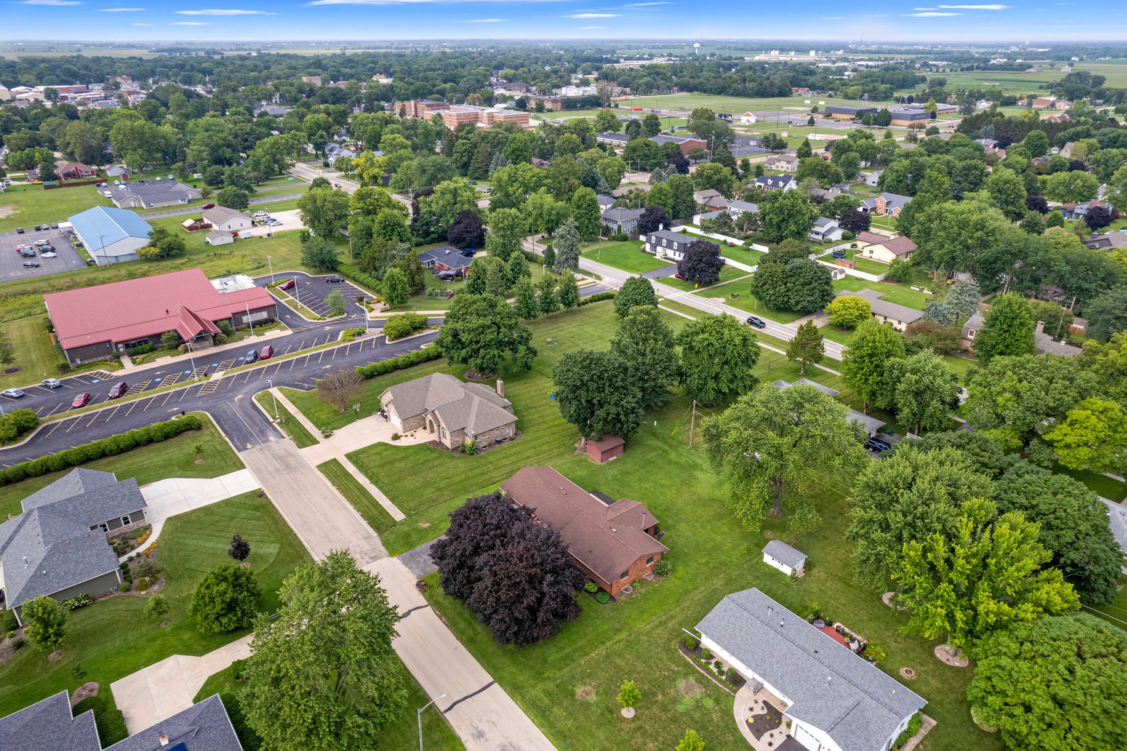 1102 Vale Street Sandwich, IL 60548 - Photo 41 of 44 an aerial view of residential houses with outdoor space