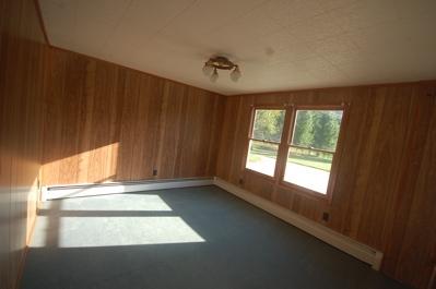 1712 Potts Creek Road Covington, VA 24426 - Photo 23 of 25 APARTMENT LIVING ROOM