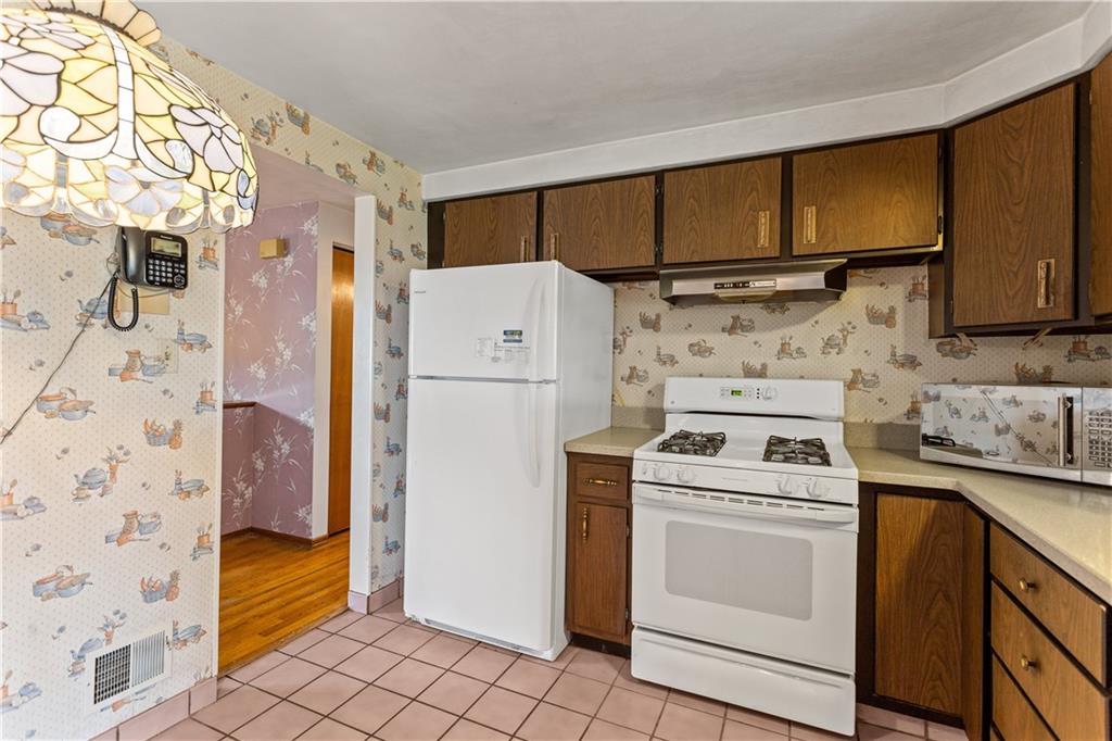 2010 Cutter Drive McKees Rocks, PA 15136 - Photo 11 of 24