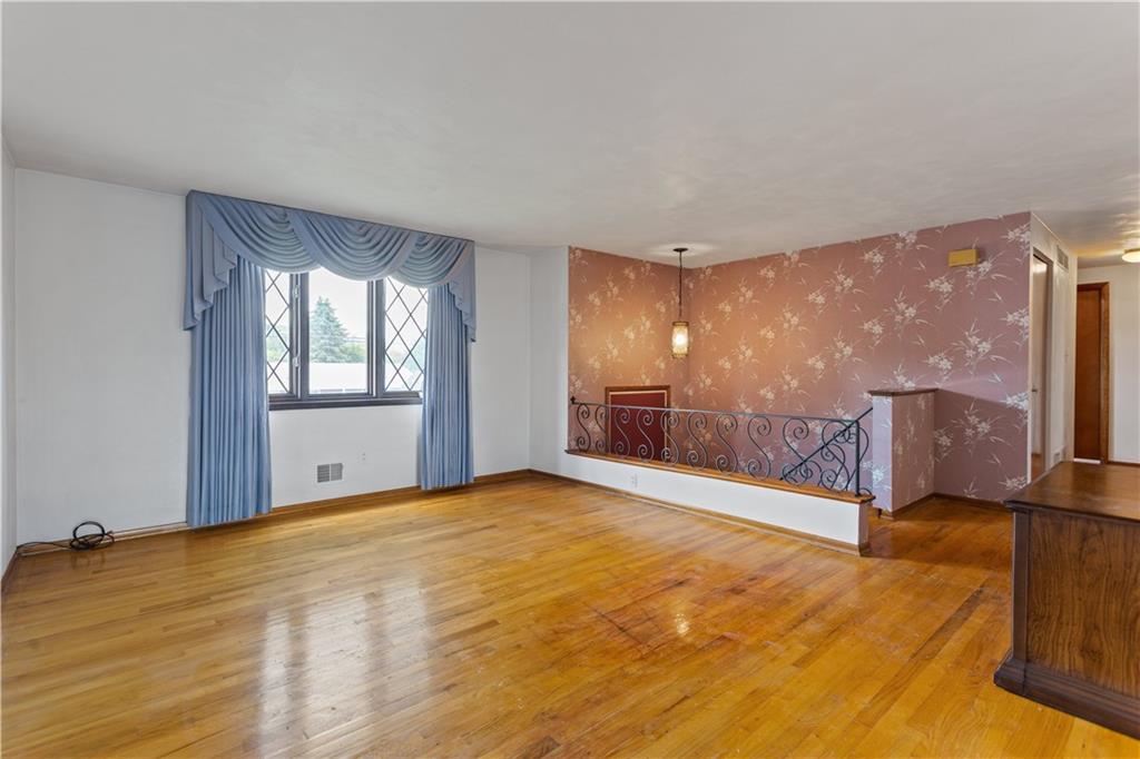 2010 Cutter Drive McKees Rocks, PA 15136 - Photo 6 of 24